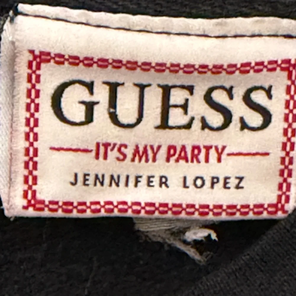 GUESS Limitless‎ Graphic Sweatshirt Jennifer Lopez Black Crewneck Medium Approx.